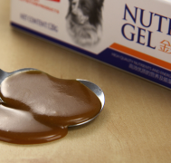 �����»�ɫҺ����ô�죿